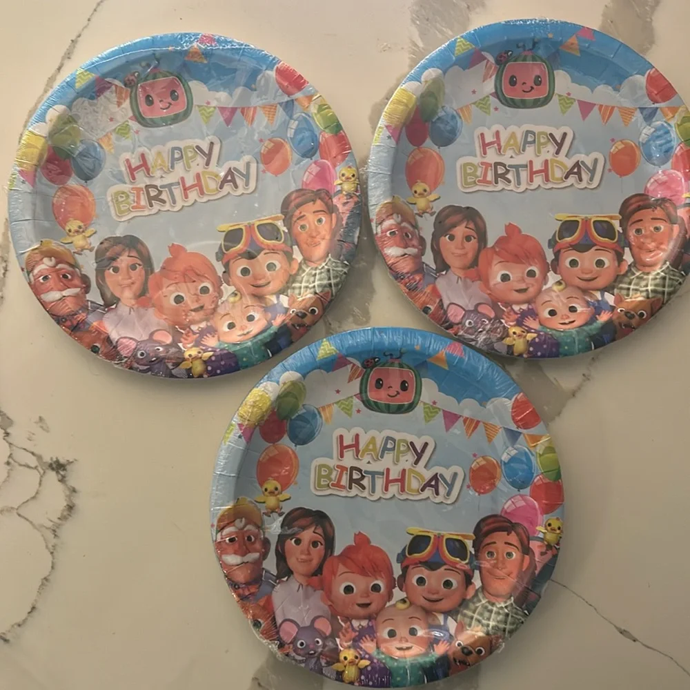 Cocomelon Cupcake stand holds about 20 cupcakes.30- Cocomelon plates.